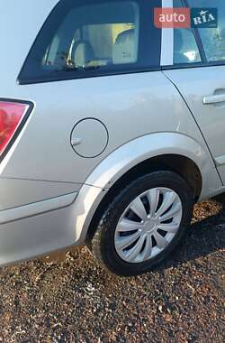 Хетчбек Opel Astra 2008 в 