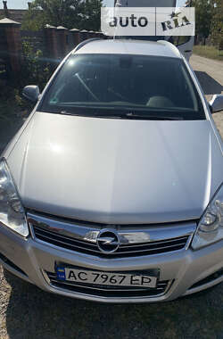 Универсал Opel Astra 2010 в Луцке