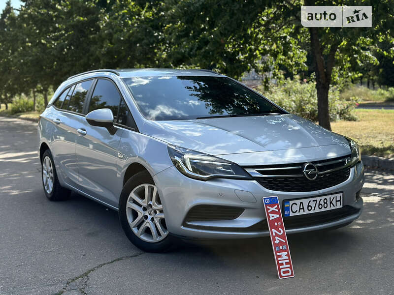 Універсал Opel Astra 2017 в Умані