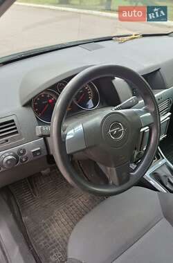 Седан Opel Astra 2008 в Коростене