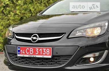 Универсал Opel Astra 2013 в Стрые