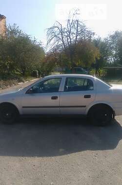 Седан Opel Astra 2004 в Бурыни