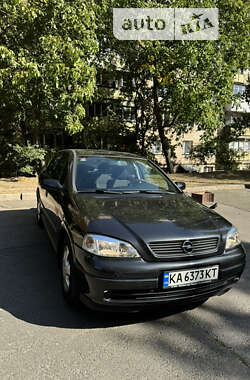 Хэтчбек Opel Astra 1999 в 
