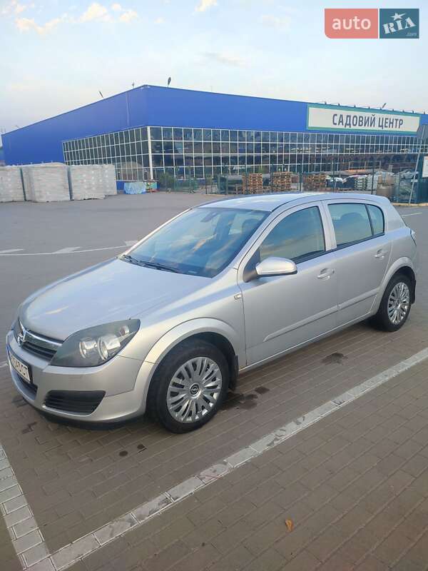 Хэтчбек Opel Astra 2006 в Сумах