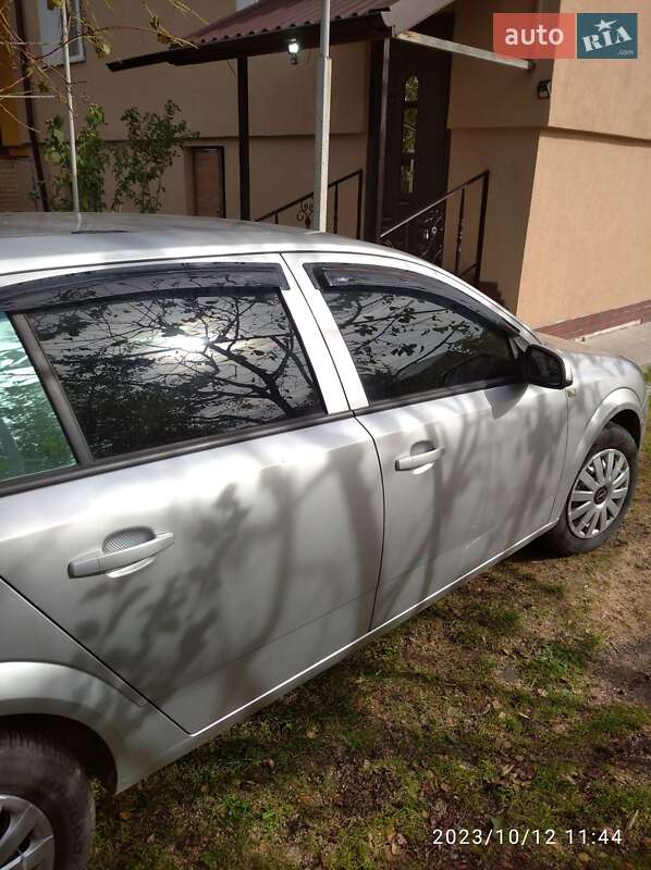 Универсал Opel Astra 2009 в Львове