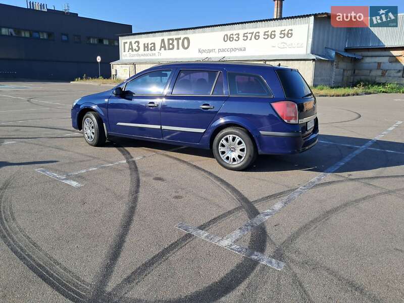 Универсал Opel Astra 2006 в Киеве