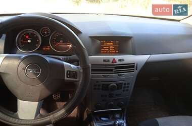Хэтчбек Opel Astra 2004 в Первомайске