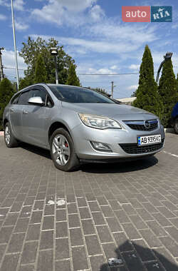 Opel Astra 2011 Opel Astra 2011