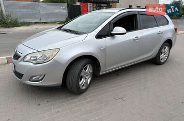 Универсал Opel Astra 2011 в 