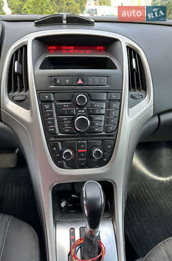 Универсал Opel Astra 2011 в 