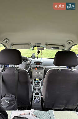 Универсал Opel Astra 2006 в 