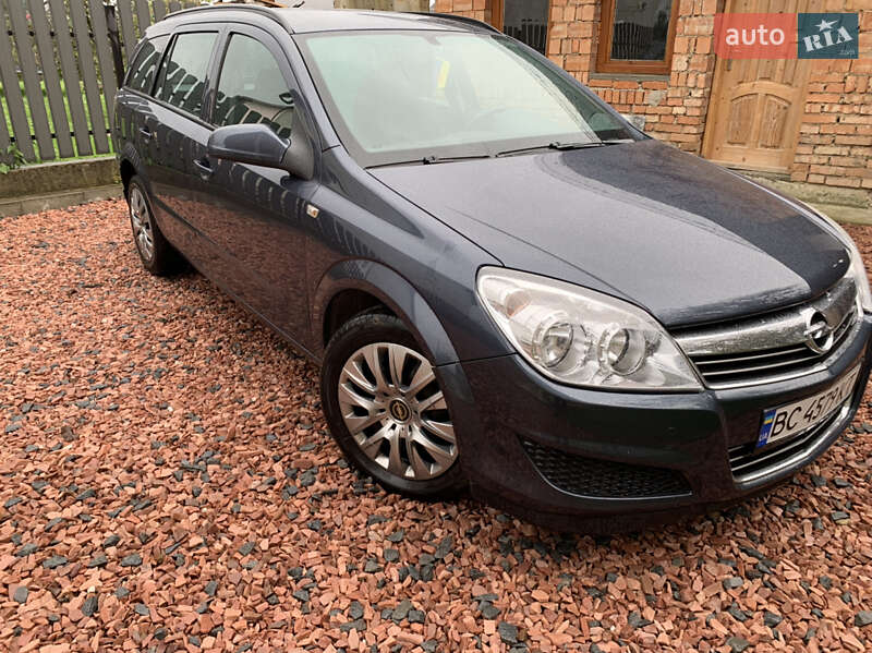Универсал Opel Astra 2008 в Дрогобыче