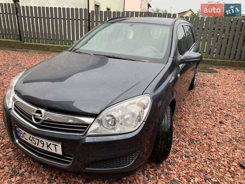 Универсал Opel Astra 2008 в Дрогобыче
