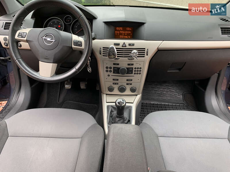Универсал Opel Astra 2008 в Дрогобыче