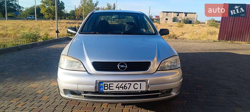 Седан Opel Astra 2005 в Николаеве