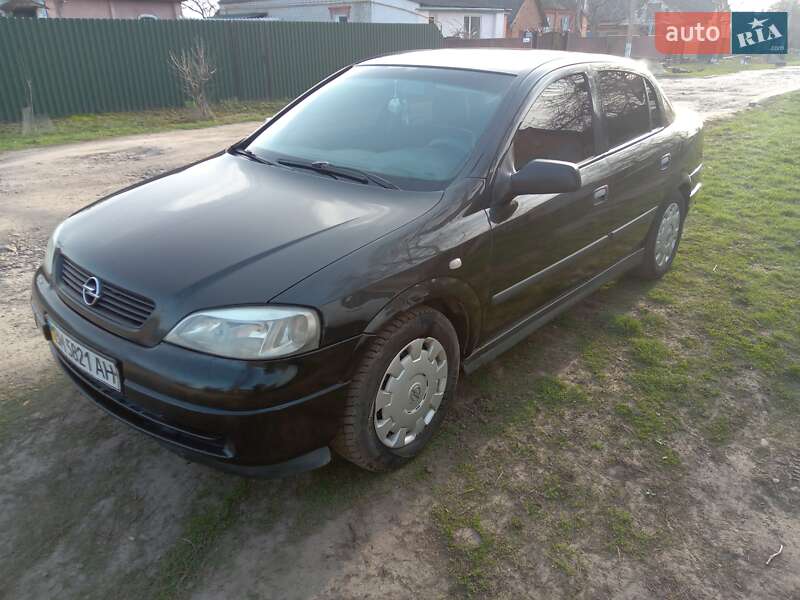 Седан Opel Astra 2007 в Недригайлове