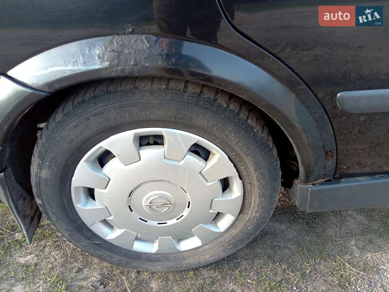 Седан Opel Astra 2007 в Недригайлове