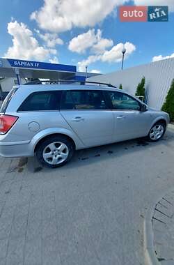 Универсал Opel Astra 2010 в 