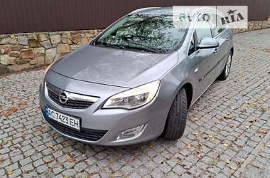 Универсал Opel Astra 2011 в Новом Ярычеве