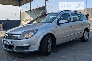 Універсал Opel Astra 2005 в Рівному