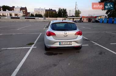 Хэтчбек Opel Astra 2014 в 