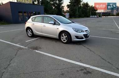 Хэтчбек Opel Astra 2014 в 
