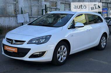 Универсал Opel Astra 2015 в Сумах