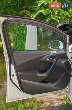 Универсал Opel Astra 2014 в 