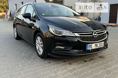 Универсал Opel Astra 2017 в Киеве