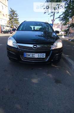 Універсал Opel Astra 2008 в Сарнах