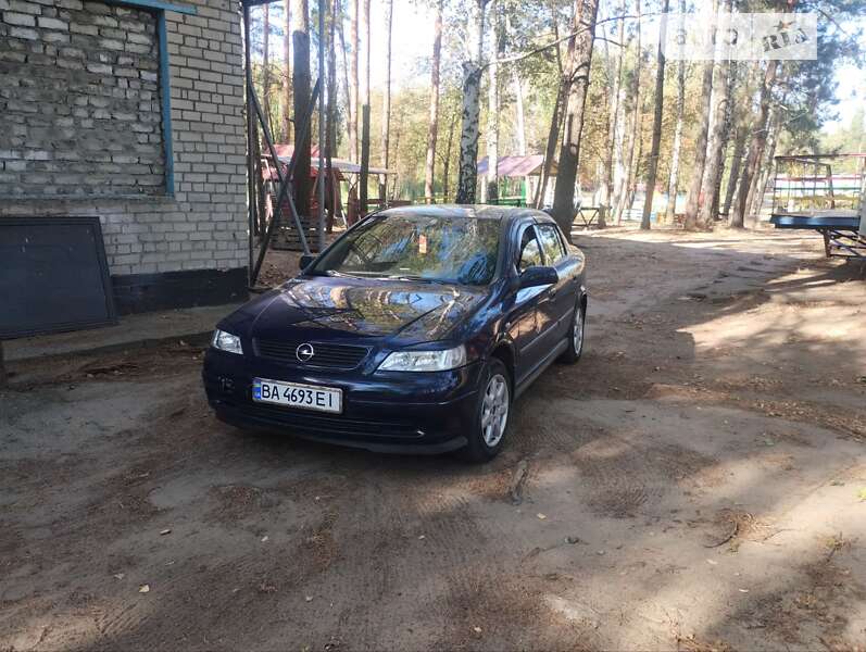 Седан Opel Astra 2001 в Олександрії
