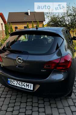 Хэтчбек Opel Astra 2010 в Львове