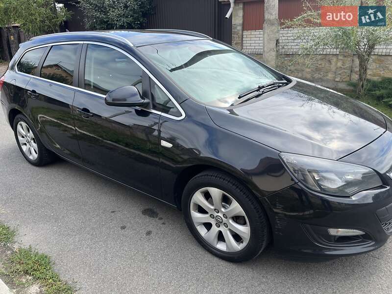 Универсал Opel Astra 2015 в Ивано-Франковске