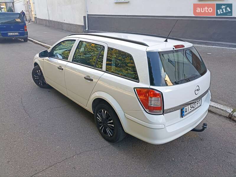 Универсал Opel Astra 2010 в Белой Церкви
