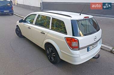 Универсал Opel Astra 2010 в 