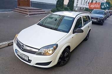 Универсал Opel Astra 2010 в 