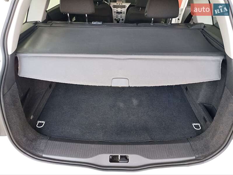 Универсал Opel Astra 2010 в Белой Церкви