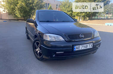 Седан Opel Astra 2005 в Синельниково