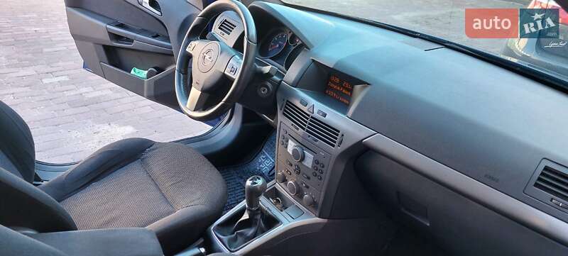 Универсал Opel Astra 2005 в Коломые