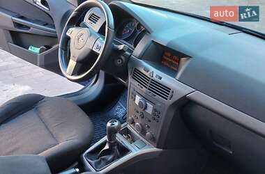 Универсал Opel Astra 2005 в 