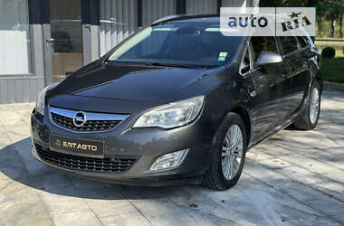 Универсал Opel Astra 2011 в Ивано-Франковске