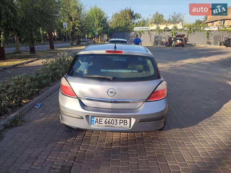 Хэтчбек Opel Astra 2006 в Кривом Роге