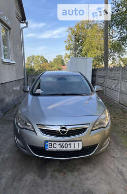 Opel Astra 2011