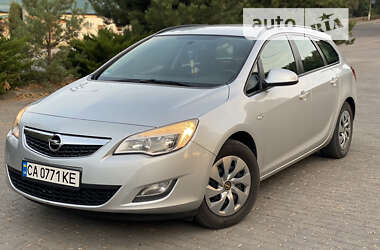 Універсал Opel Astra 2012 в Кам'янці