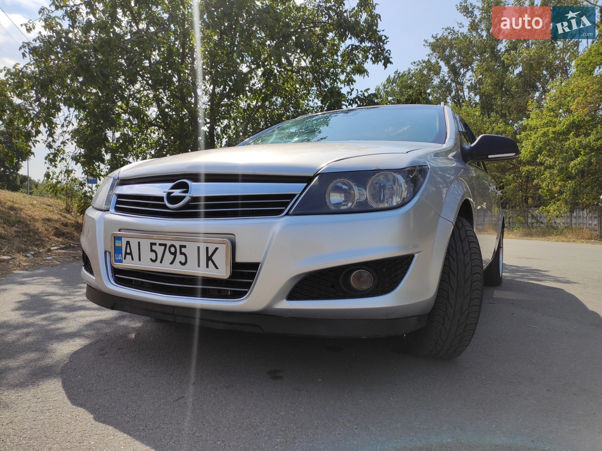 2011 Opel Astra - фото 1