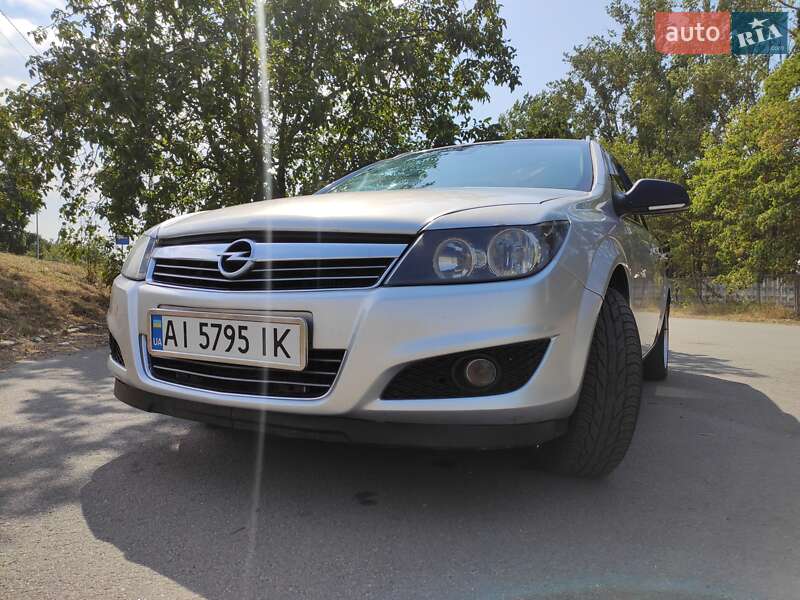Opel Astra 2011
