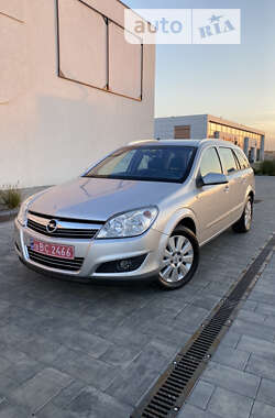 Універсал Opel Astra 2008 в Луцьку