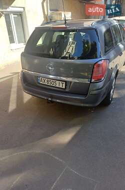 Универсал Opel Astra 2005 в 