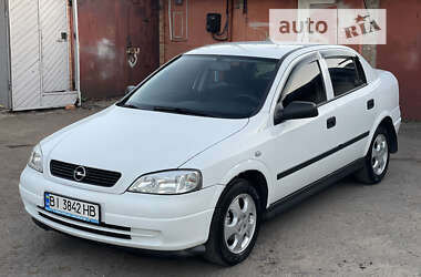 Седан Opel Astra 2008 в Полтаві