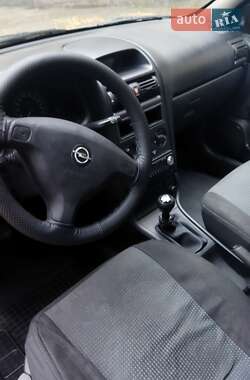 Седан Opel Astra 2006 в Киеве